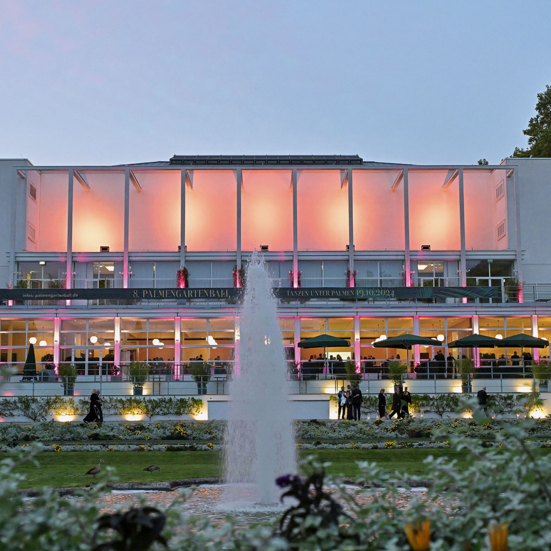 Abbildung des Gesellschaftshauses des Palmengartens Franfurt. Eventlocation.